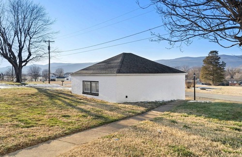 Shenandoah Cottage | B & W Cottage - Near Gem park
