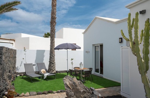 Charco del Palo House | B1, in a small complex with communal heated pool 100m from the sea