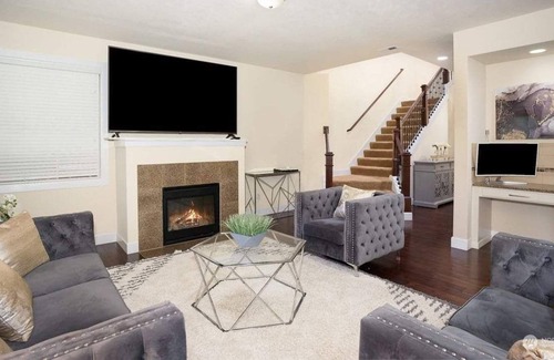 Bothell House | B10: ELEGANT VILLA