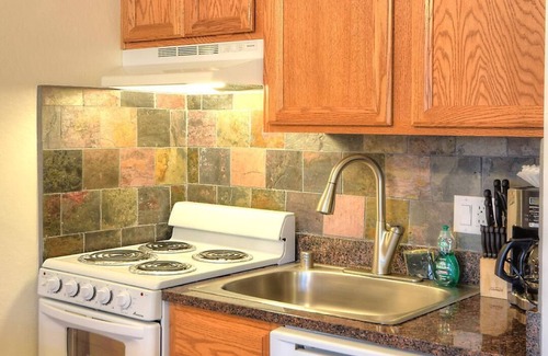 Yosemite West Condo | (B110) Studio Condominiums