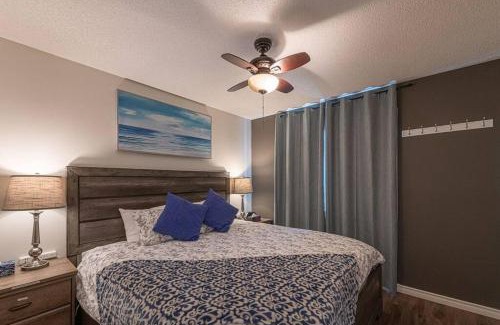 Harvie Heights Apartment | B211 MTN View ground floor town house- 2BD, Sleeps 8, hot tub, free parking, close to Banff