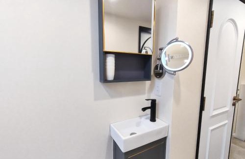 Takadanobaba Apartment | B3 Shinjuku JR St 8 mins 2 bedrooms and 1 living room Max 5P Direct to Shinjuku Ueno Ginza Shibuya Ikebukuro Yoyogi Shinagawa 新宿区 高田马场车站8分钟 两室一厅 最大5人
