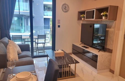Ao Nang Apartment | B505-Top Floor Pool View 1 Bedroom 300m Walk To Ao Nang Beach
