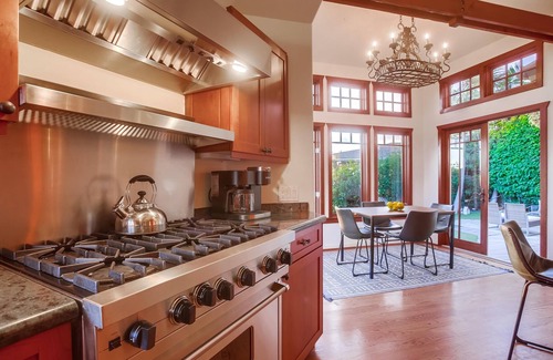 La Jolla Mesa House | B5353 Hillside Hideaway