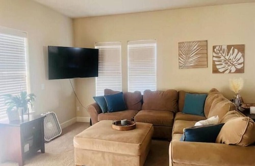 Quincy House | B67-Unit by pool & Gorge shuttle