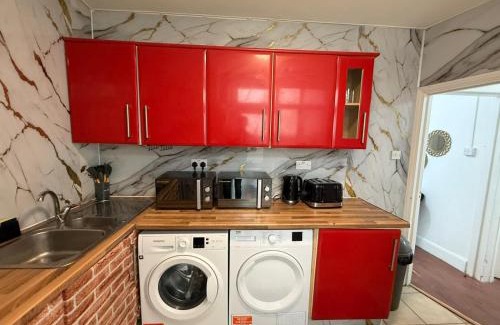 Dudden Hill House | BA-Excellent Room fits 4 in Wembley