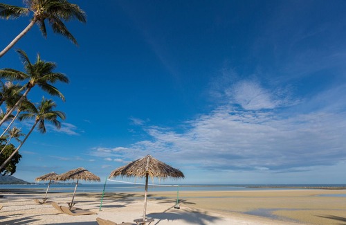 Hua Thanon Villa | Baan Fah Sai Private 4 bed Pool Villa, Steps From the Beach
