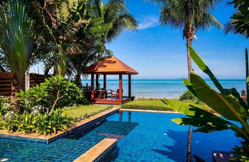 Lipa Noi Villa | Baan Phulay Luxury Beachfront Villa located directly on Lipa Noi Beach Ko Samui