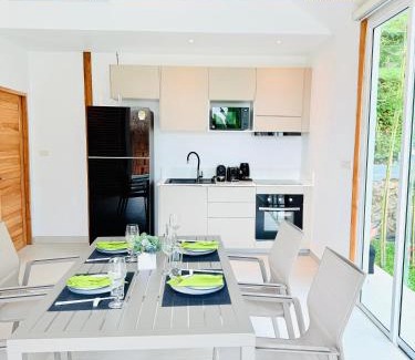 Karon Villa | Baan Saint-Tropez Seaview Villas Kata Beach