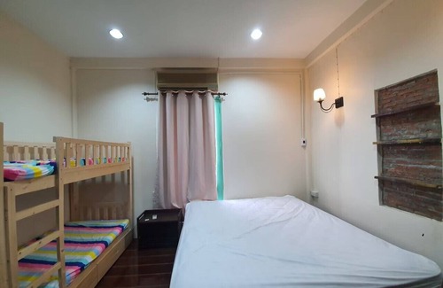 Bangkok Yai House | BaanArun 2, Bangkok NearMRT Itsalaphan, WatArun/Private house