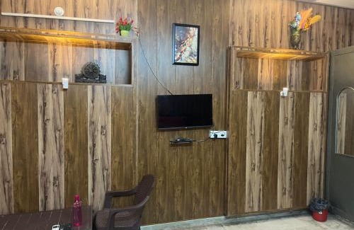Varanasi Apartment | Baba paying guest house