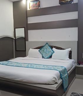 Varanasi Apartment | Baba paying guest house