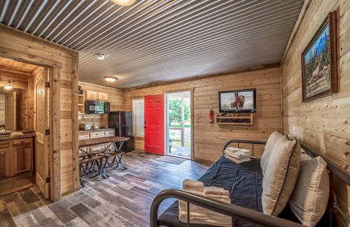 Ruidoso House | Baby Bungalow with Hot Tub and Pet Friendly!