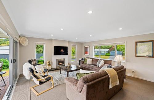 Taupo House | Bach 32 - Taupo Holiday Home