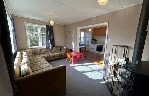 Twizel House | Bach Bliss, Twizel. Free Wifi.
