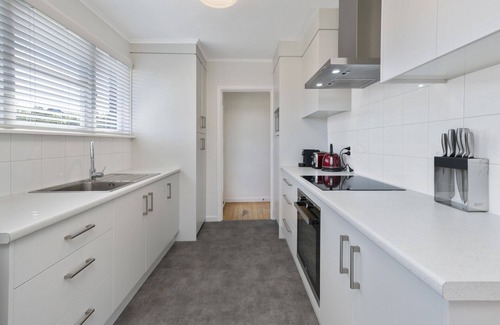 Mount Maunganui House | Bach on Pitau - Mt Maunganui Holiday Home