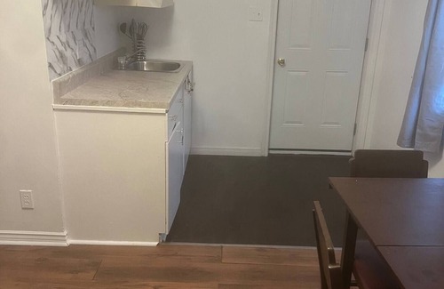 Downtown Apartment | Bachelor, Centrally located