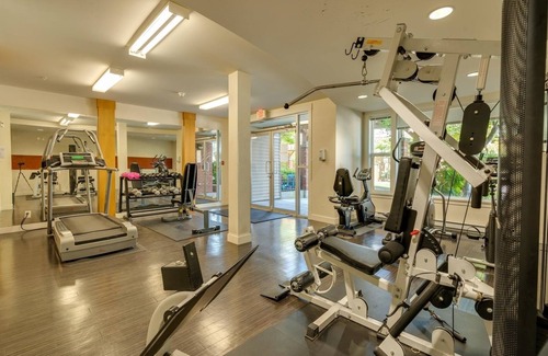 Mill Lake Apartment | Bachelor Style Condo with Parking on Premises