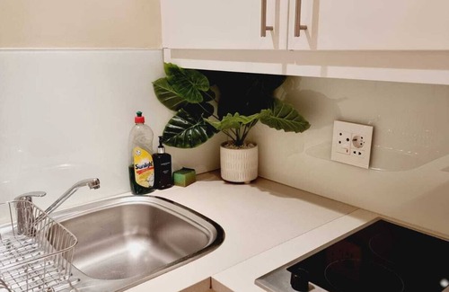Clifton Apartment | Bachelor Unit , 1.5 Bedroom, 1 Bathroom, Sleeps
