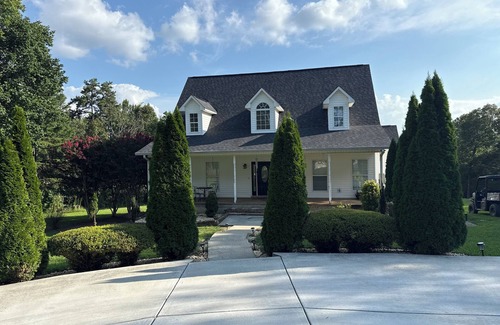 Grant House | Back Forty Overlook-a secluded mountainside farmhouse at the edge of 40 acres.