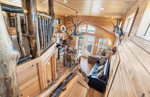 Sperry Cottage | Back of the Moon at CrossTimbers Marina