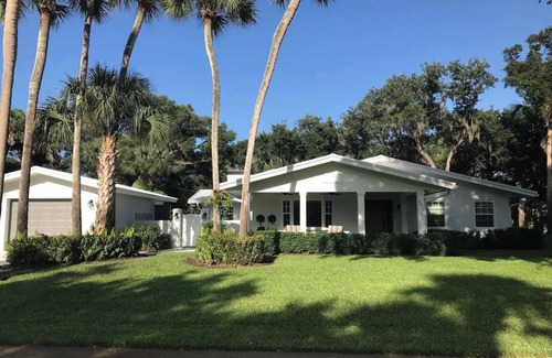 Central Beach House | Back on Market After Hosting Long-Term Tenant!
