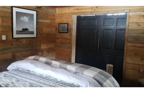 Condon Cabin | "Back Roads, Solitude, Private Cabin with views!"