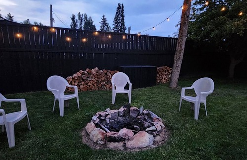 Lakeside House | Back Yard Oasis, walk to Flathead Lake/downtown minutes from Blacktail Mountain!