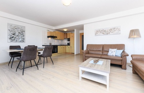 Bensersiel Apartment | Backboard - House Harbor View