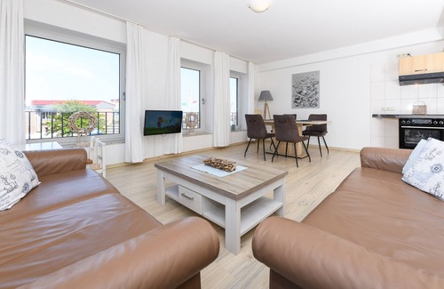 Bensersiel Apartment | Backboard - House Harbor View