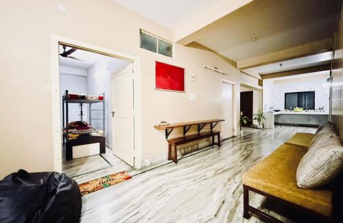 Siliguri Apartment | Backpackers Bunkhouse Siliguri 8Bed WHY WAIT