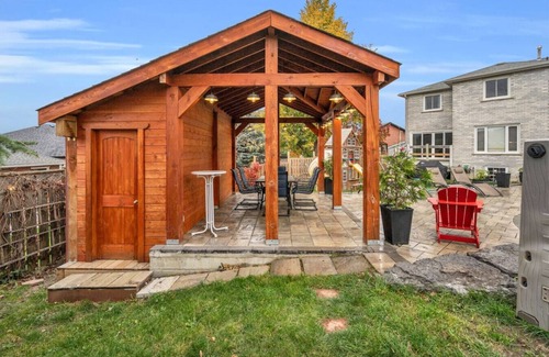Bradford House | Backyard Oasis in Bradfrord-Pool