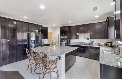 Reno House | BACKYARD FUN! SLEEPS 20. Lake Tahoe 35 minutes!