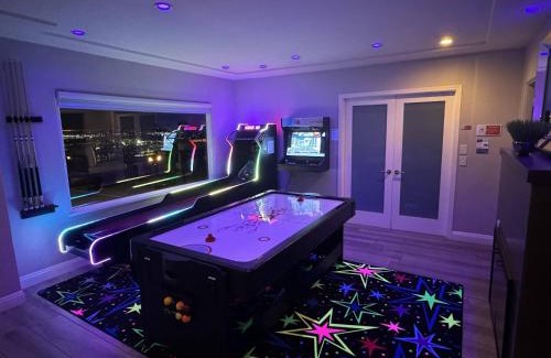 Middletown House | “Backyard Is OMG” Spa Pool BBQ Game Room Views