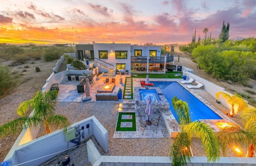 Tucson House | Backyard Oasis, Mountain Views, Resort Style Pool & Jacuzzi!