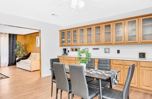 Euless House | Backyard Oasis with Private Pool & Outdoor Lounge