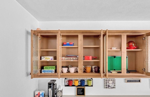 Euless House | Backyard Oasis with Private Pool & Outdoor Lounge