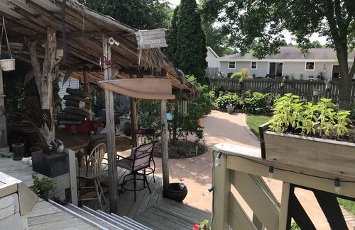 Appleton House | Backyard Paradise Appleton WI>Sleeps 6 to 8, 4 bedrms, 3 bath,25 minutes from GB
