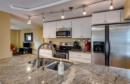 Savannah House | Backyard Pool! Refresh at Rivermist Condo