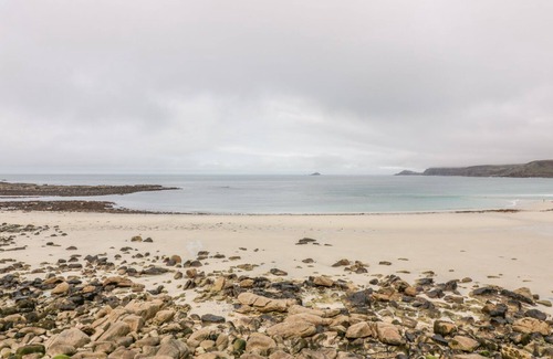 Sennen Cove Cottage | BADGERS LOFT, romantic, character holiday cottage in Sennen Cove