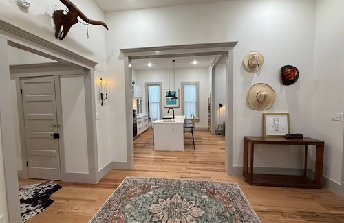 Bay City House | "Badonkadonkey" a historic home in Bay City, Texas