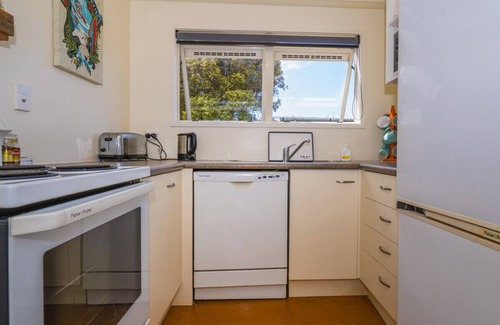 Matarangi House | Bahama Blue - Matarangi Holiday Home
