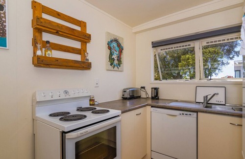 Matarangi House | Bahama Blue - Matarangi Holiday Home