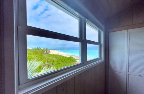 Man O War Cay Apartment | Bahama Breeze - Schooner's Landing