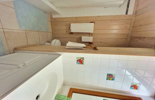 Man O War Cay Apartment | Bahama Breeze - Schooner's Landing