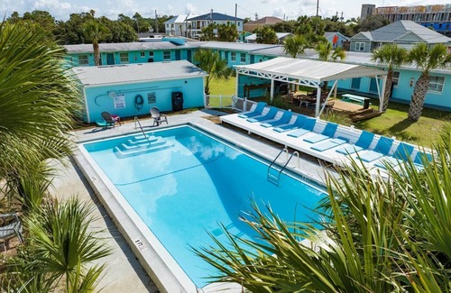 Panama City Beach Apartment | Bahama Breeze | Book Thunder Beach Today