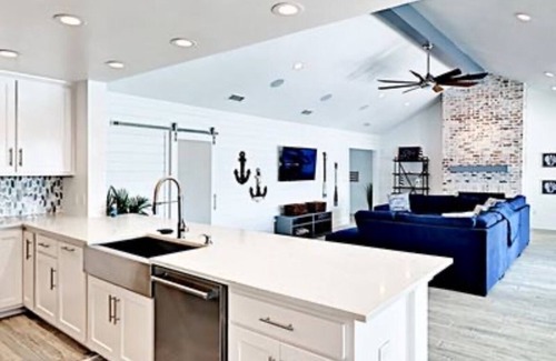 Key Allegro House | Bahama Cove! Newly remodeled one story Waterfront 3BRM/3BA home w/Pool and spa