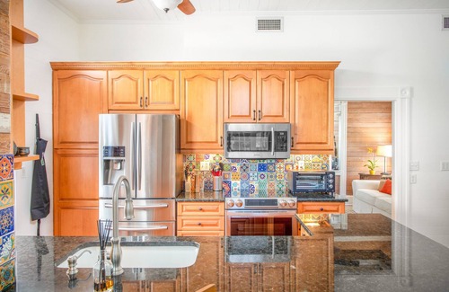 Historic Seaport House | Bahari House | Key West Home w/Balcony, & Steps to Ocean & Bars