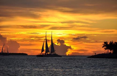 Central Beach Resort | Bahia Mar Fort Lauderdale Beach - DoubleTree by Hilton
