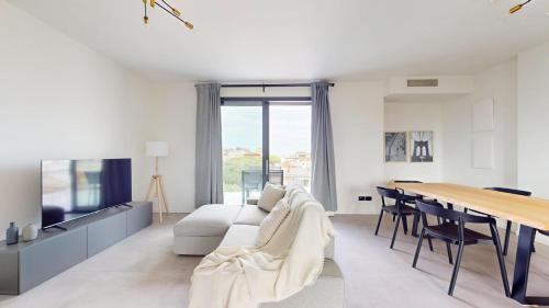 Marina Centro Apartment | Baia Medea Splendido e Nuovissimo Attico al 5to Piano